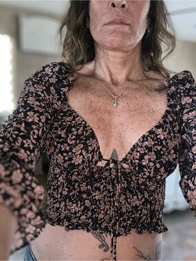 Blush BJ Floral Puff-Sleeve Square-Neck Top in Pink on Black